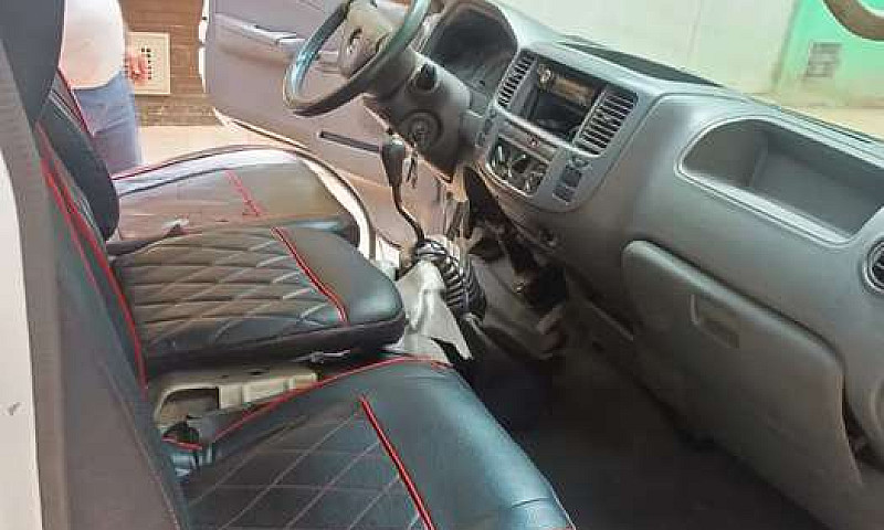 Vendo Nissan Urban...