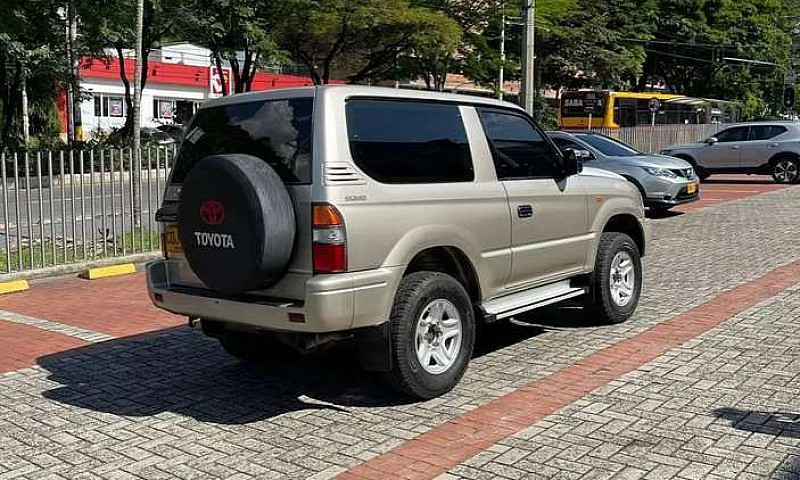 Toyota Prado Sumo 20...