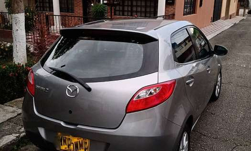 Mazda 2 - Modelo 201...