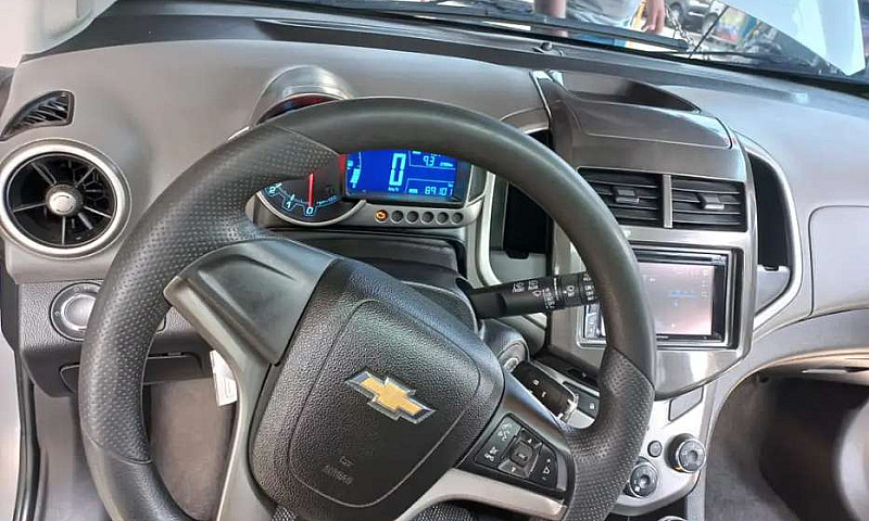 Chevrolet Sonic 1.6 ...