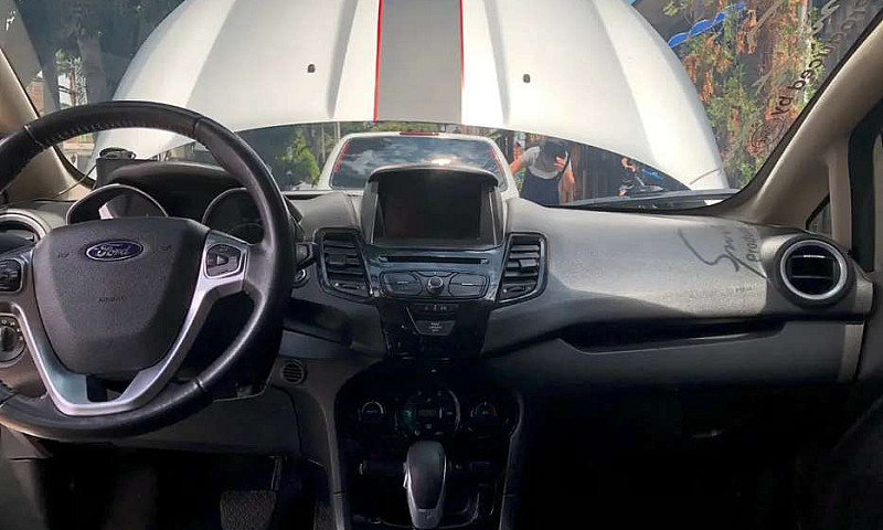 Ford Fiesta Titanium...