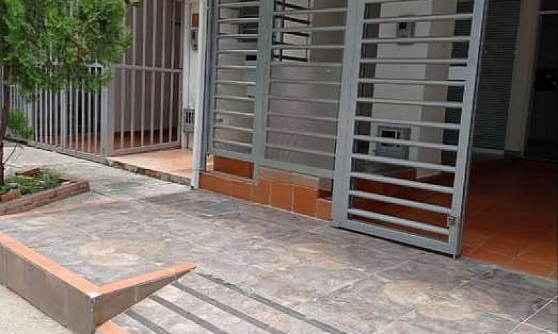 Arriendo Casa En Bos...