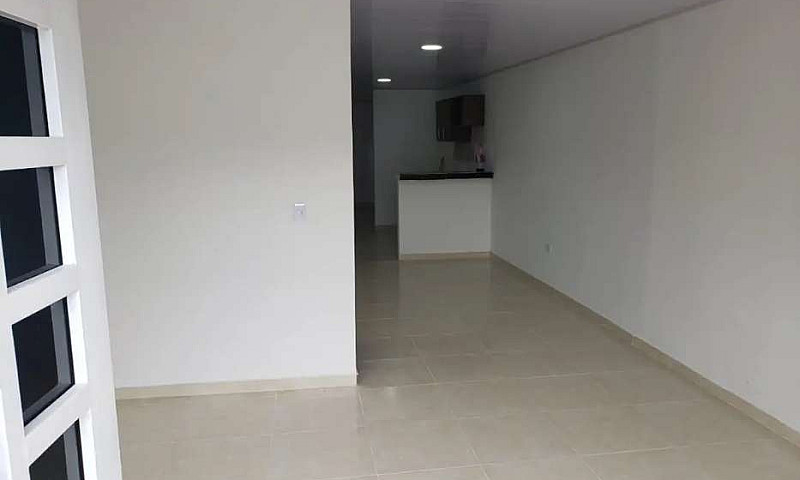 Se Vende Casa A Estr...