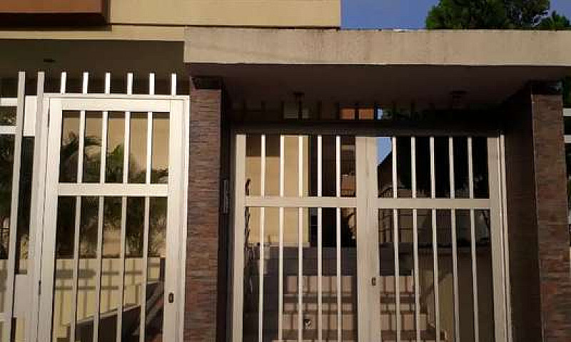 Venta De Casa Ciudad...