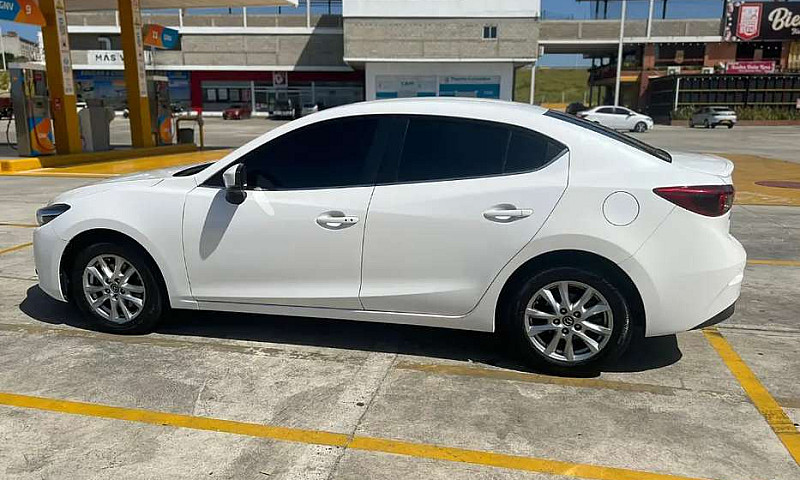 Mazda 3 Touring 2019...