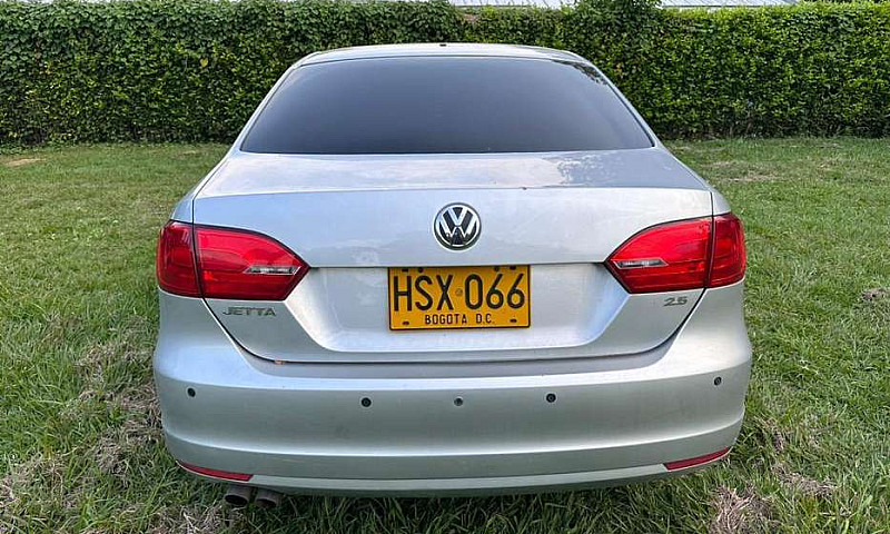 Volkswagen Jetta Com...