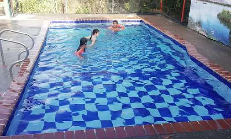 Alquilo Finca Con Pi...