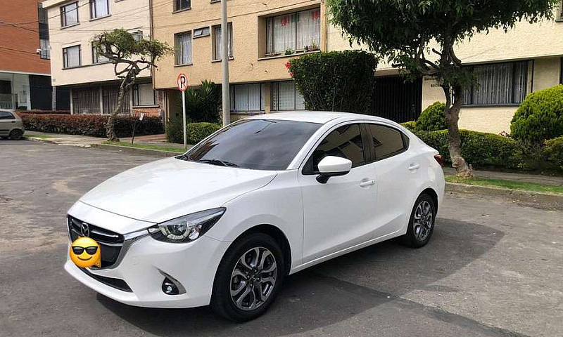 Mazda 2 Sedan Gran T...