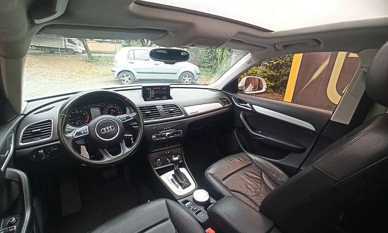 Audi Q3 2014...