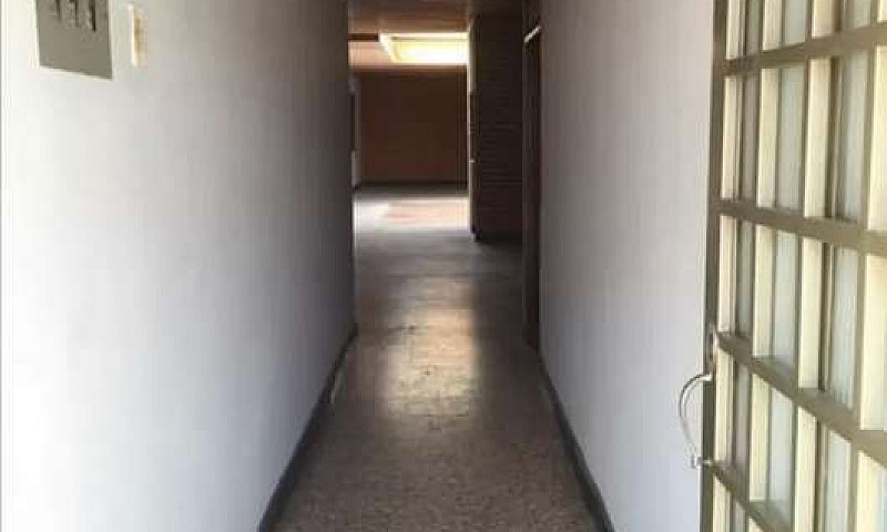 Casa Bien Ubicada Se...