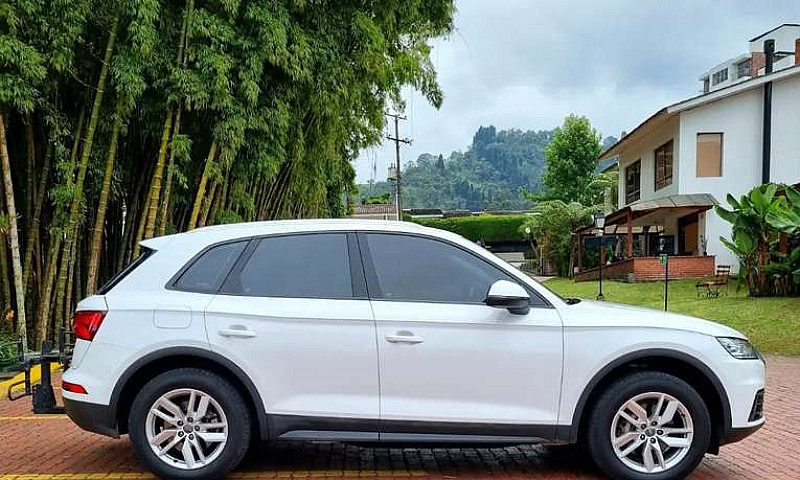 Audi Q5 Attraction 2...