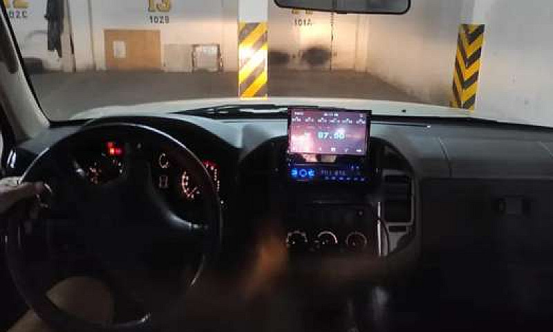 Mitsubishi Montero M...