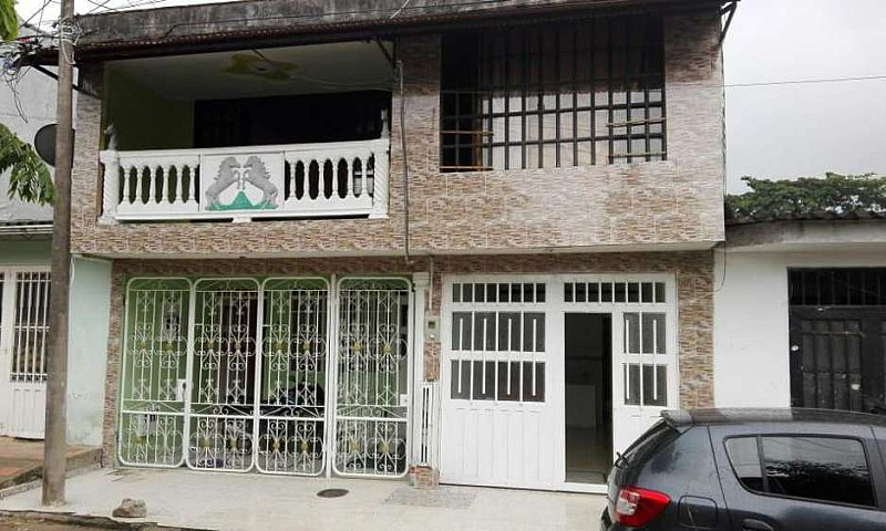 Vendo Casa Dos Pisos...