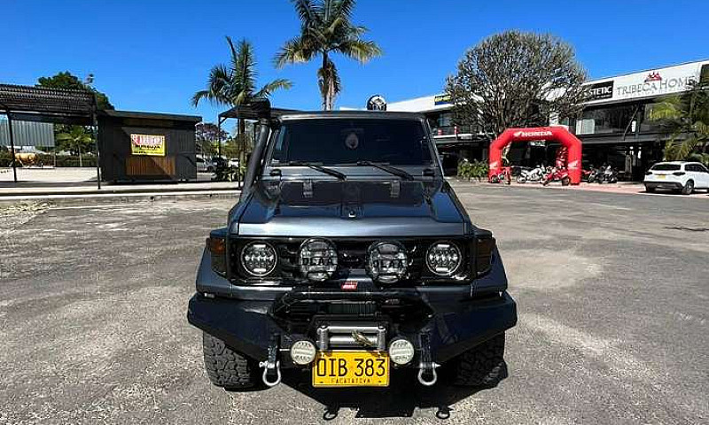 Toyota Land Cruiser ...