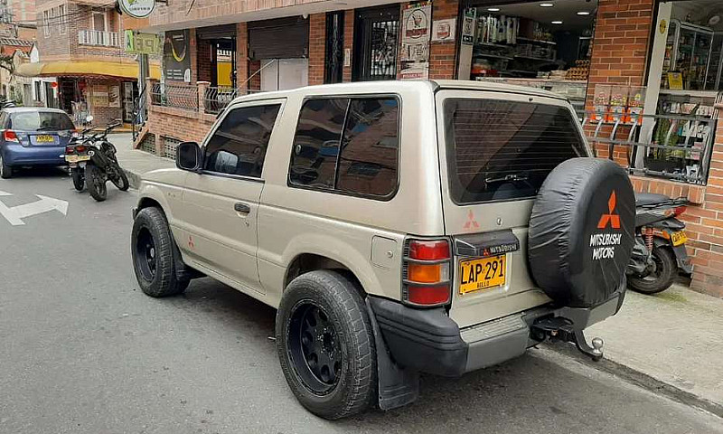 Montero 1997 V6 3000...
