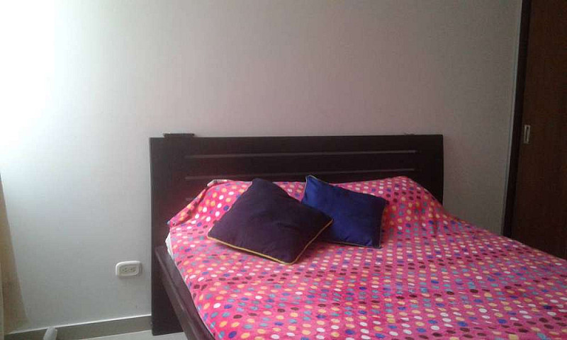 Arriendo Apto Amobla...