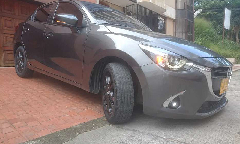 Relindo Mazda 2; Mod...