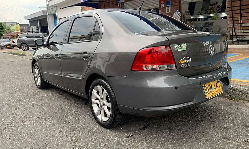 Volkswagen Gol Sedan...