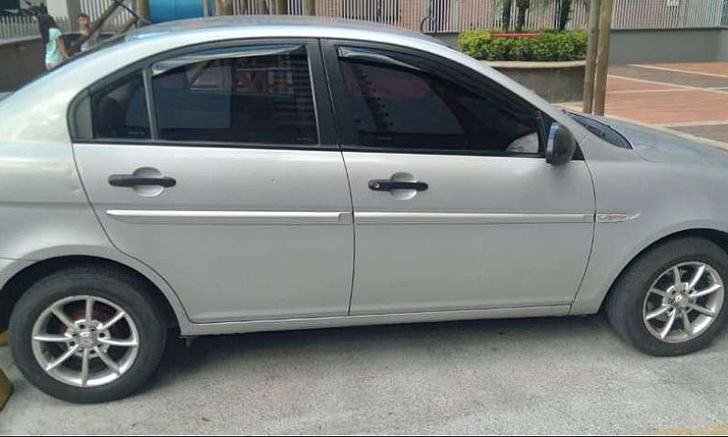 Hyundai Accent Visio...