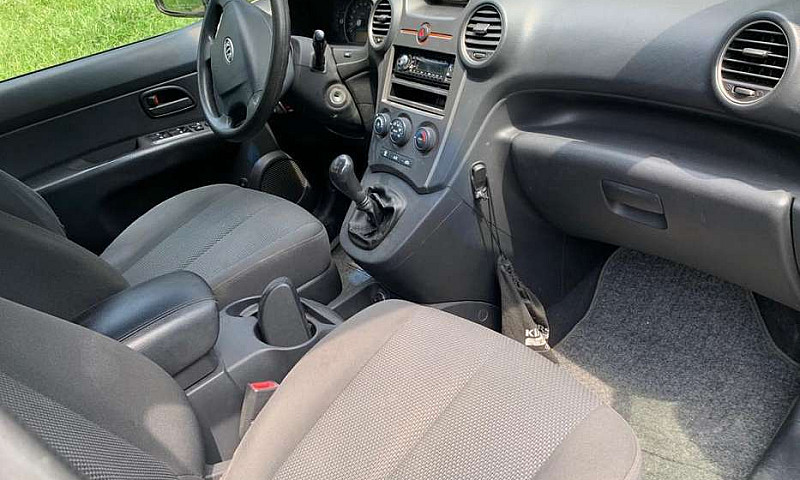 Kia Carens Rondo 200...