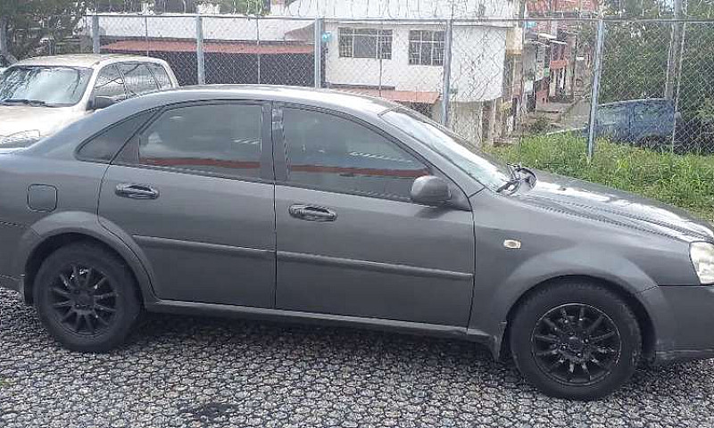 Vendo Automóvil Chev...