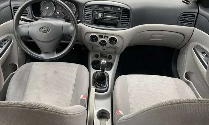 Vendo Hyundai Accent...