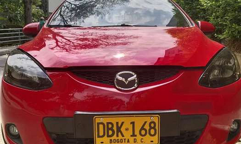 Vendo Mazda 2...