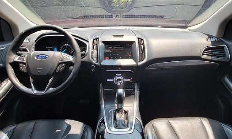 Ford Edge Titanium 2...