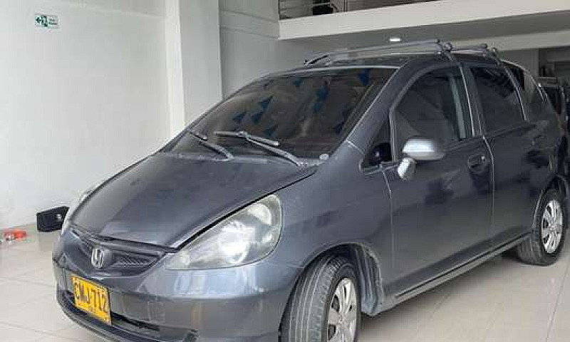 Honda Fit 2005...