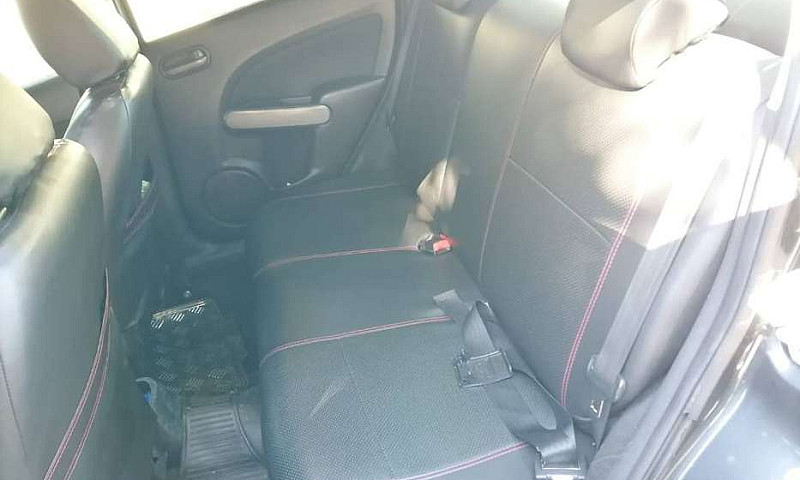 Se Vende Mazda 2....