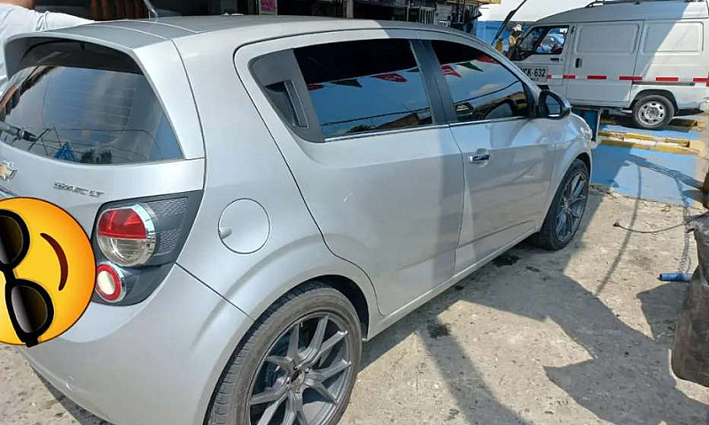 Chevrolet Sonic 1.6 ...