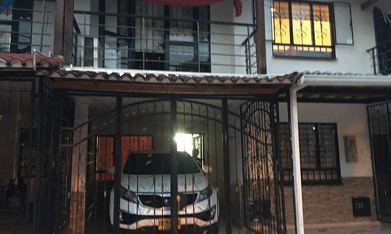 Venta De Casa Con Ex...
