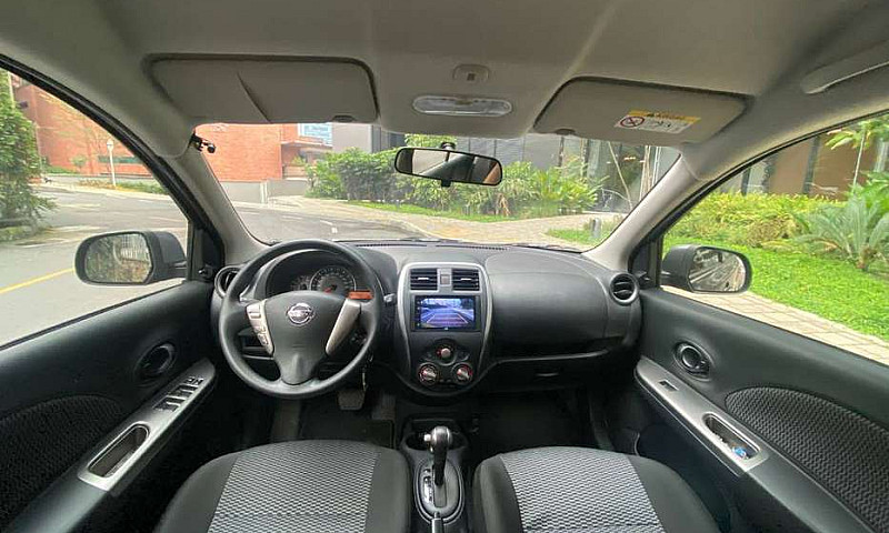 Nissan March Connect...