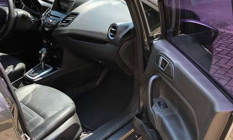 Ford Fiesta Sedan Ti...