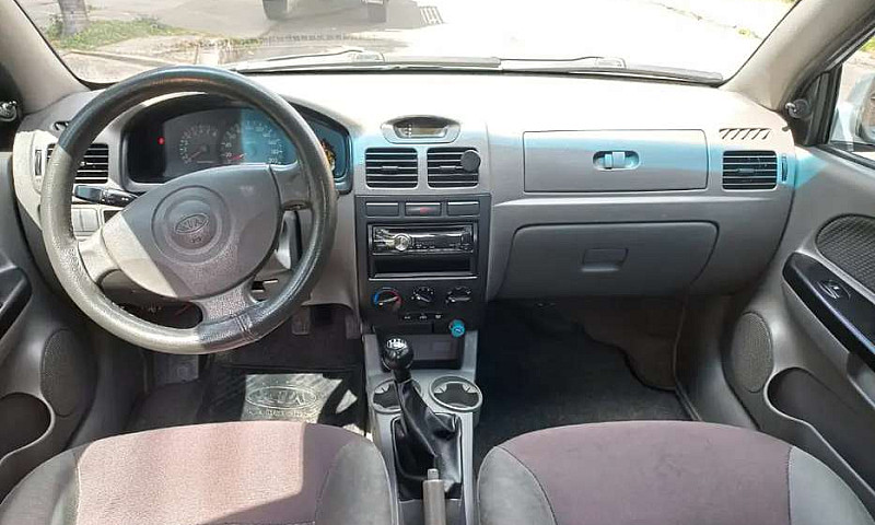 Vendo Kia Rio Stylus...