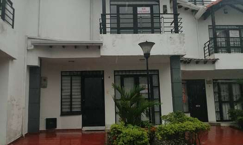 Hermosa Casa Balcone...