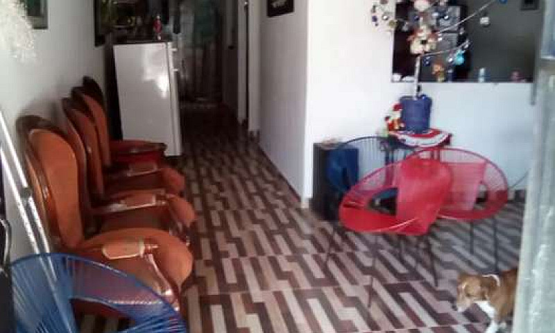 Casa Dos Pisos En Vi...