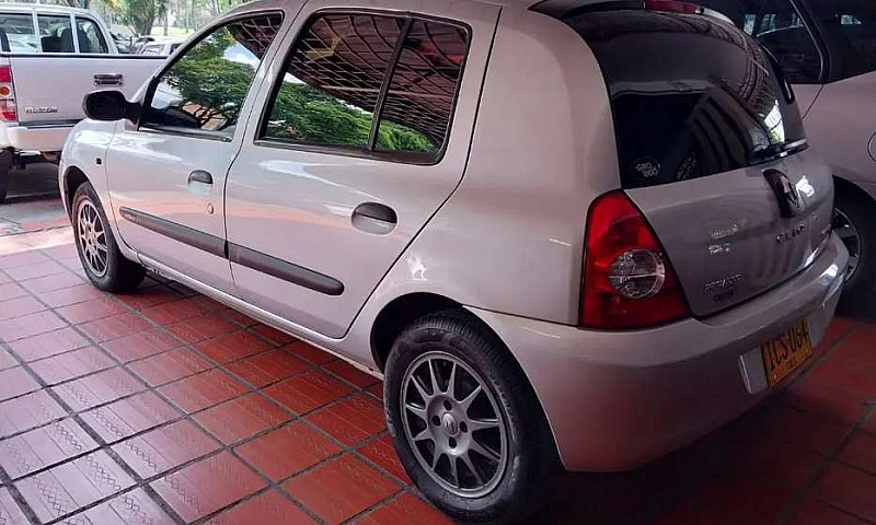 Renault Clio 2015...