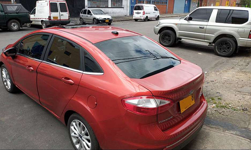 Ford Fiesta Titanium...