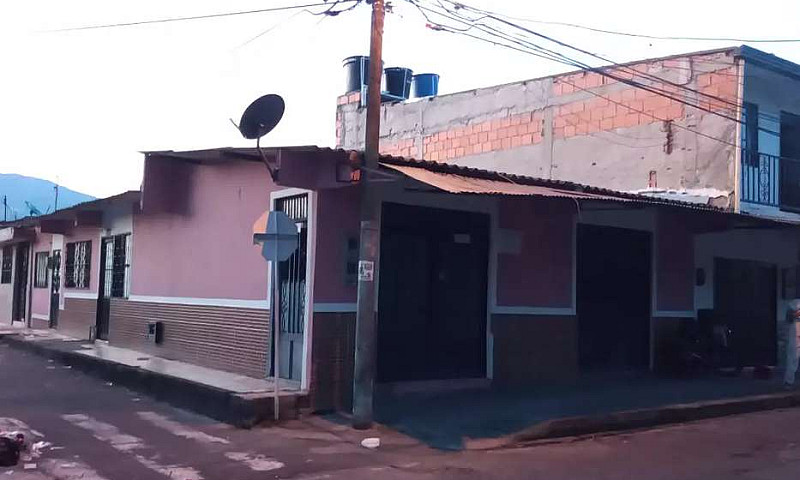 Se Vende Casa En Bar...