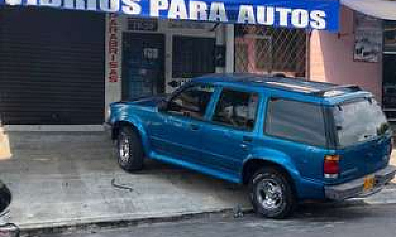 Camioneta Ford Explo...