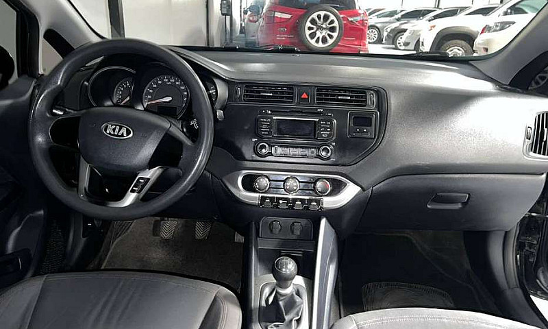Kia Rio Hb 2015...