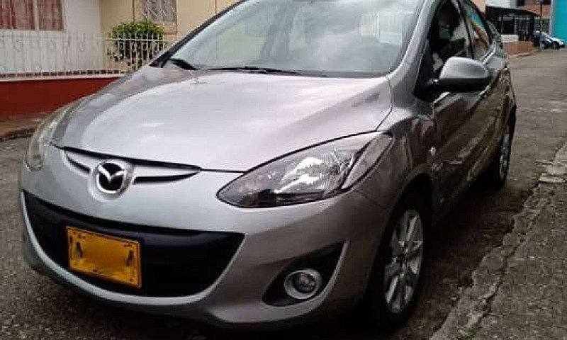 Mazda 2 - Modelo 201...