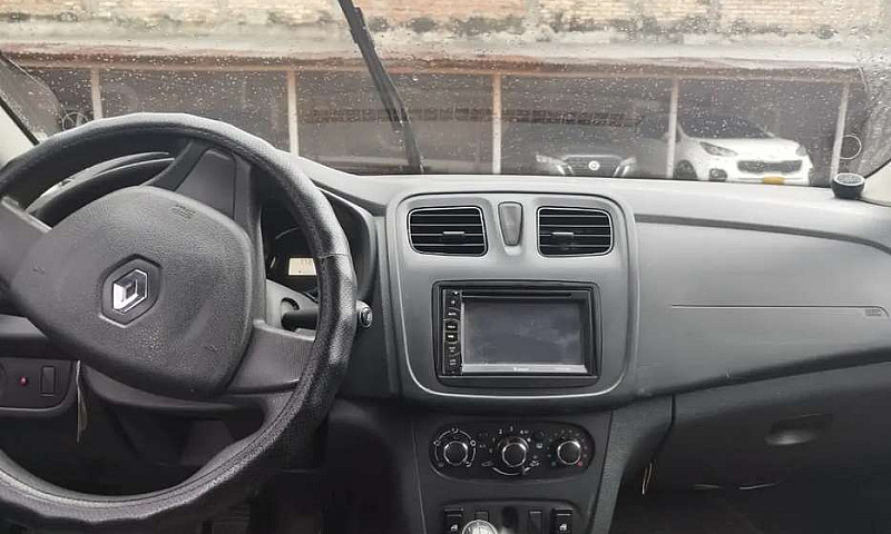 Renault Sandero Aute...