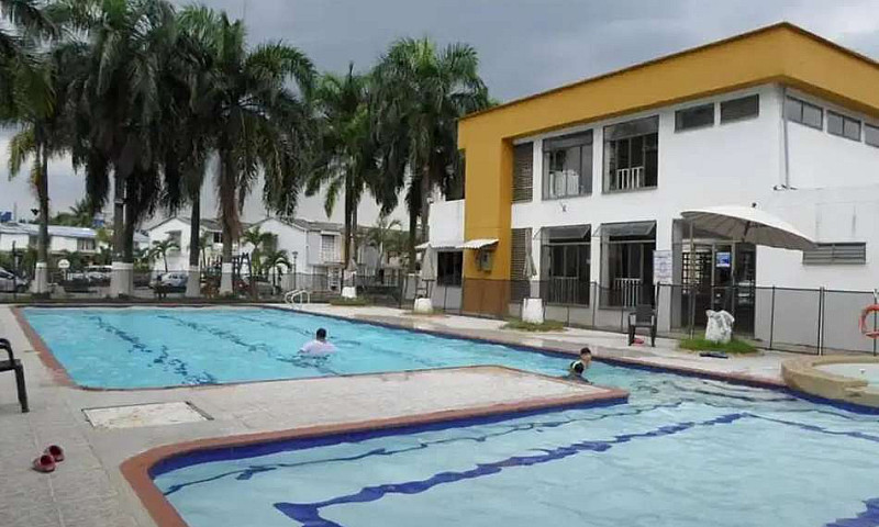 Se Arrienda Habitaci...