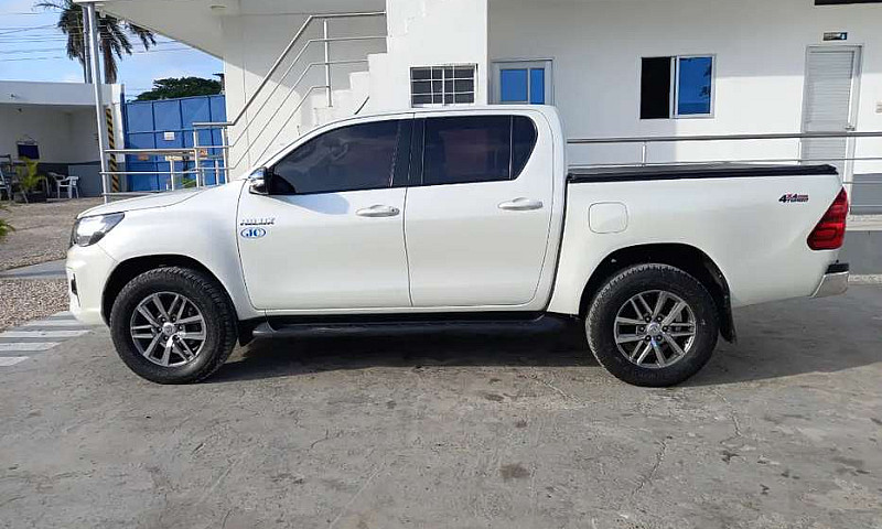 Camioneta Hilux...