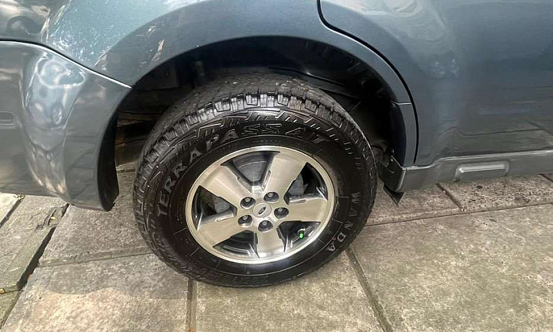 Ford Escape Modelo 2...
