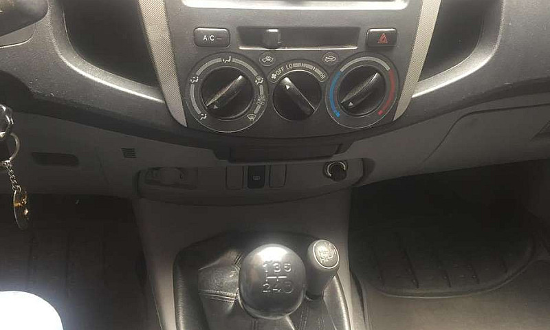 Toyota Hilux 4X4...