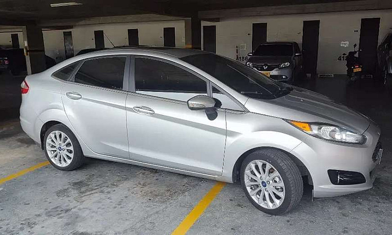 Ford Fiesta Titanium...