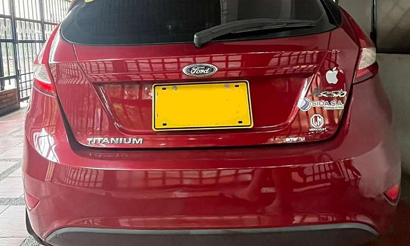 Ford Fiesta Titanium...